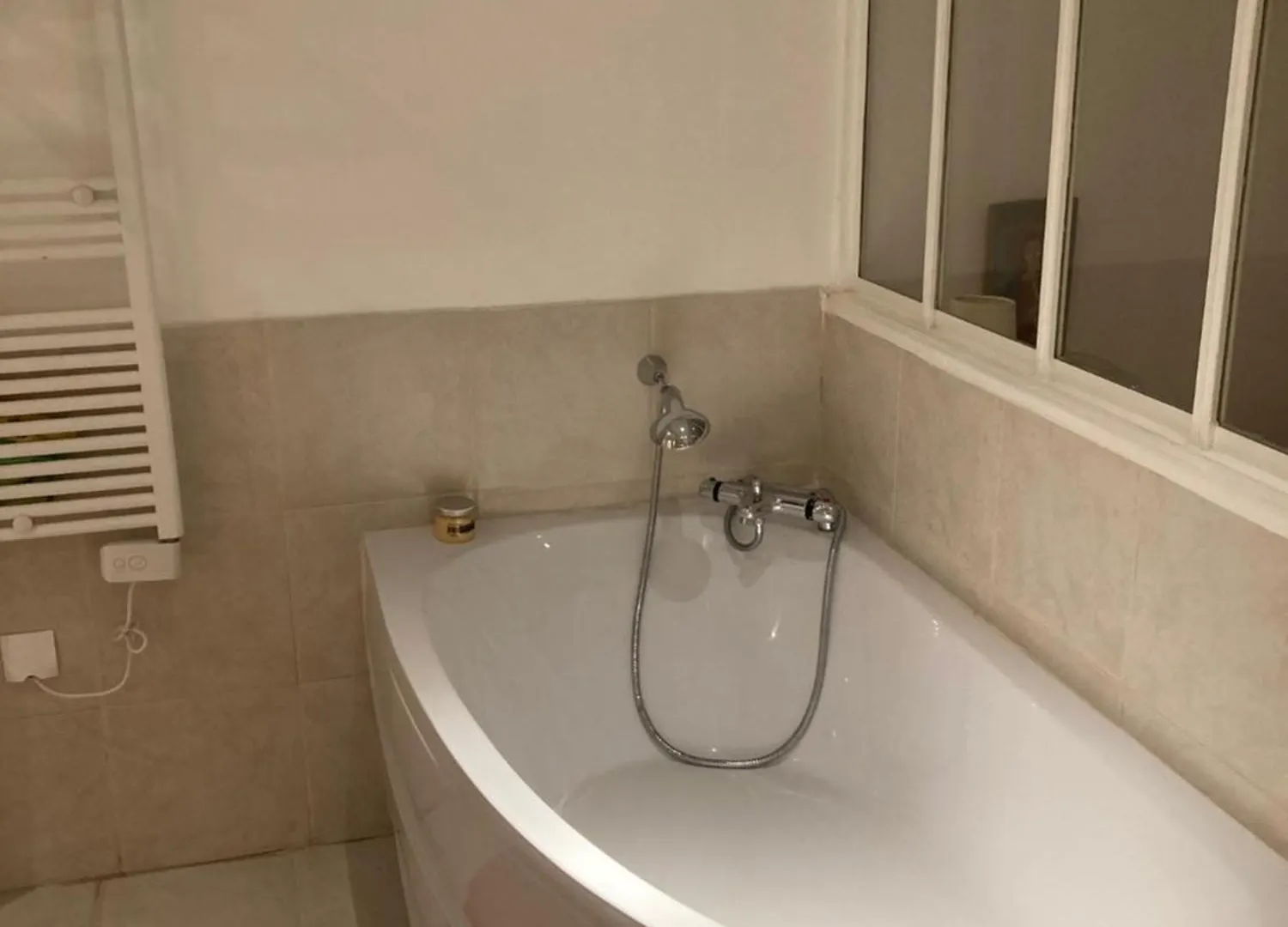 Apartament Tour Eiffel - Grand Deux Pieces Avec Terrasse Paryż